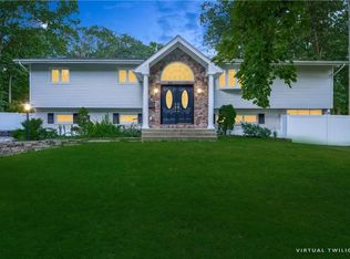 9 Broward Dr, New City, NY 10956