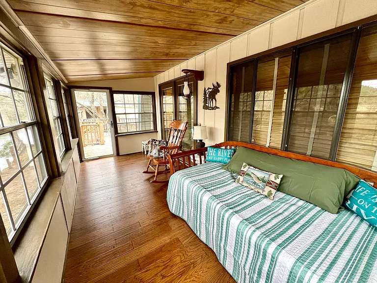 544 Cobb Cir — Photo 22