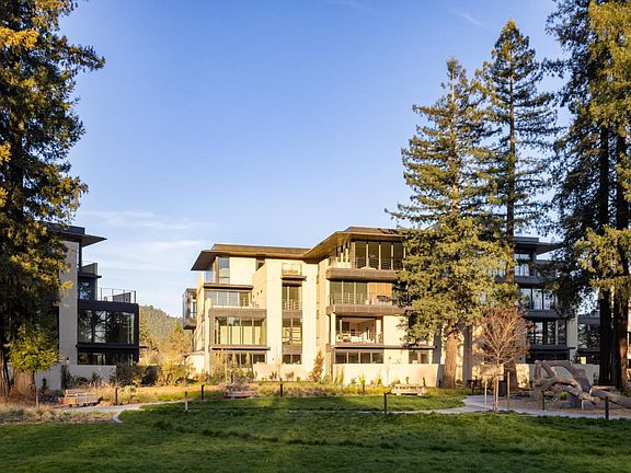 5th image of 131 Sawmill Circle #401