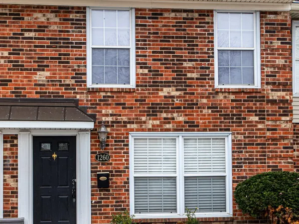 1260 Westlynne Way, Louisville, KY 40222