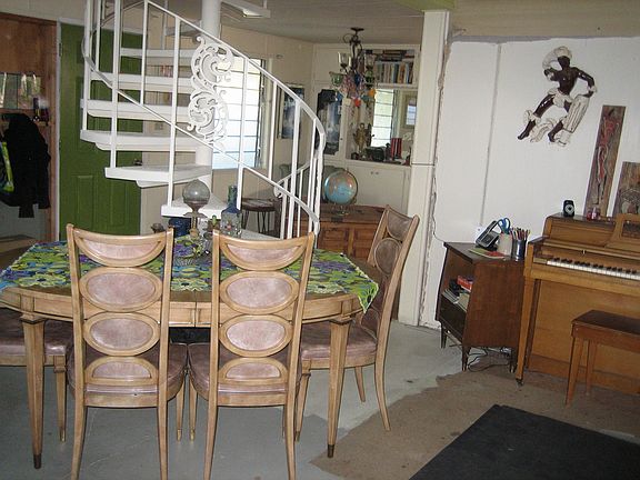 Spiral Staircase to Upper Level