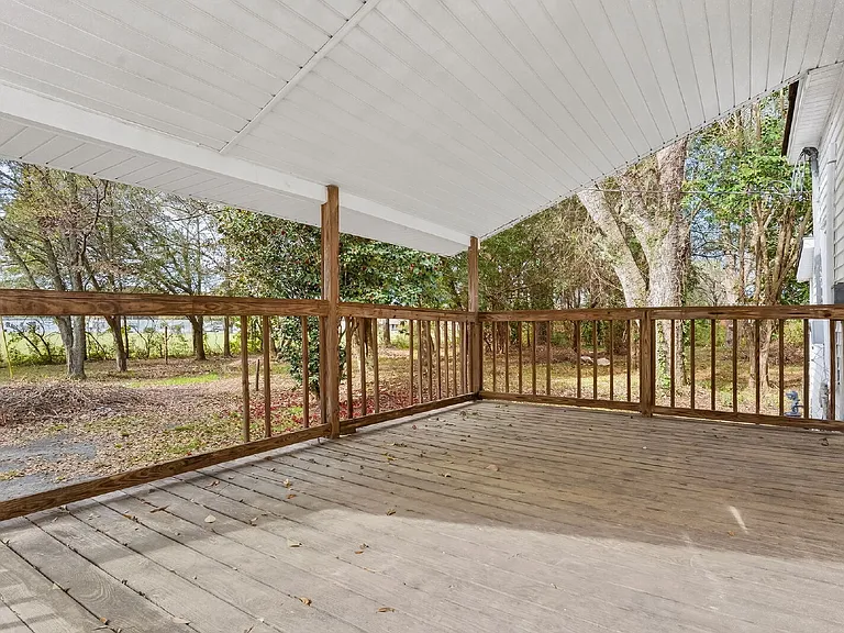 409 Meadow Rd — Photo 38