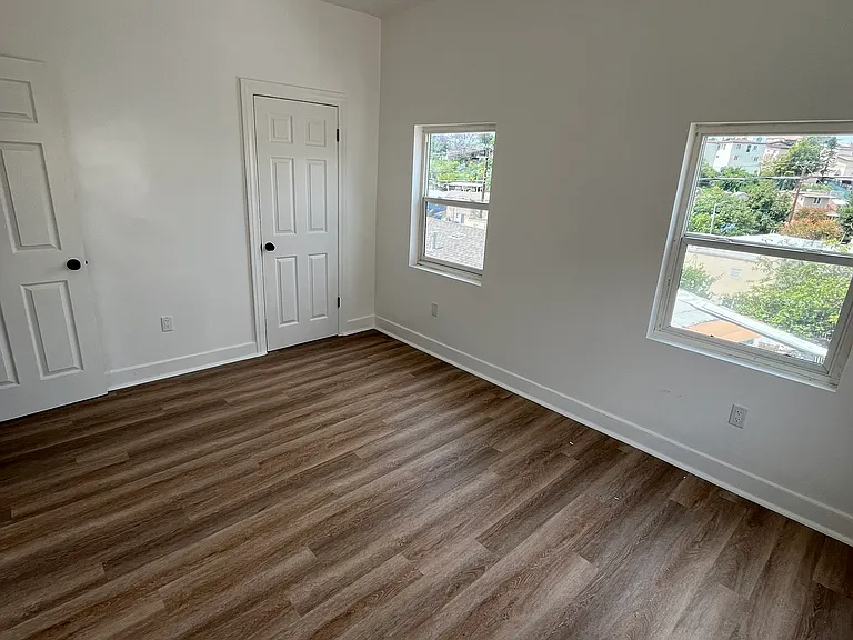 1044 N Townsend Ave #1046-1/2 — Photo 11