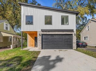 1541 E Madge Ave, Hazel Park, MI