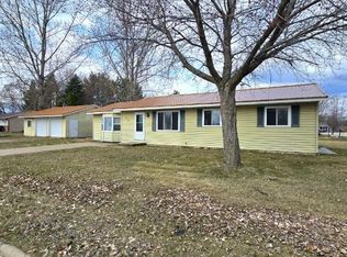 214 Pearl Ave, Shawano, WI 54166