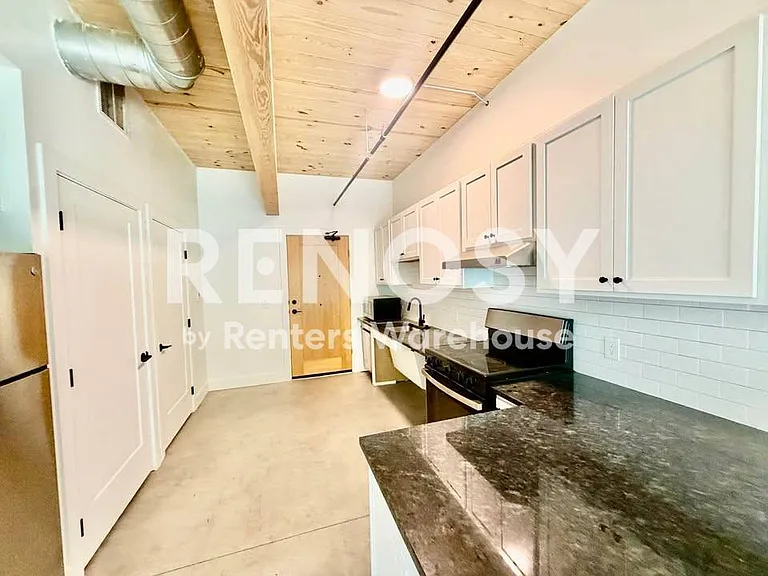 2701 Ingersoll Ave #204 — Photo 3