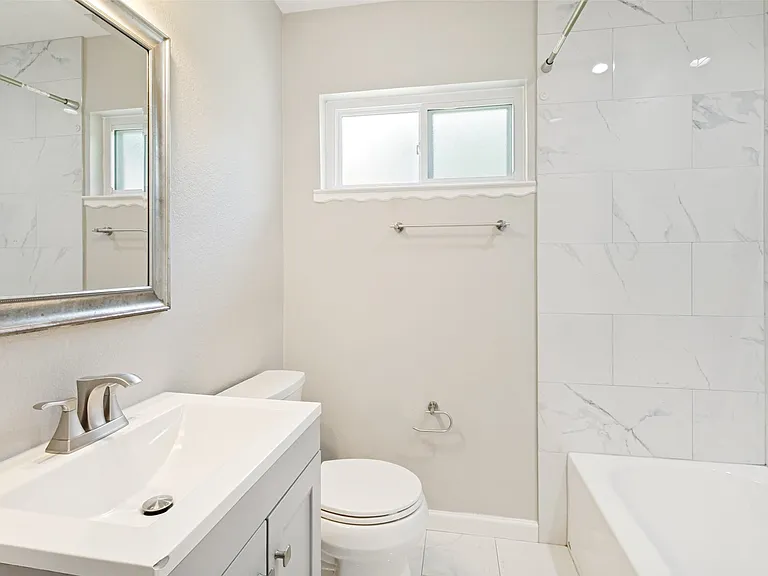 11524 Strand St — Photo 15