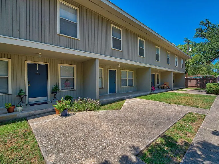 Townsend Terrace 2 x 1.5 Townhouses - across the street from Cambridge Elementary