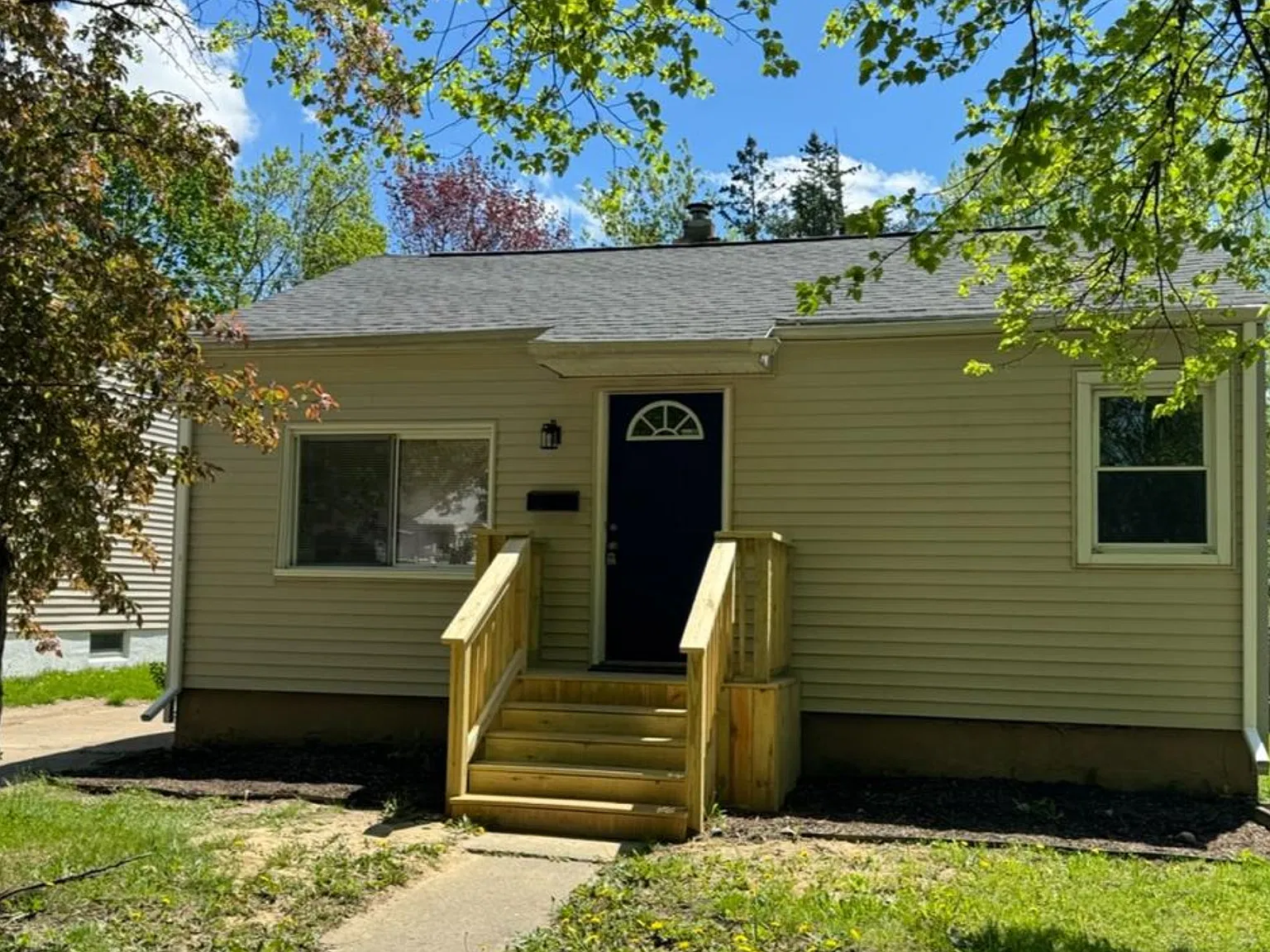 2 bed, 725 sqft, $1,150 — Photo 1