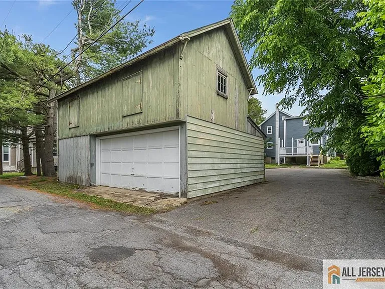 153 Belvidere Ave — Photo 10