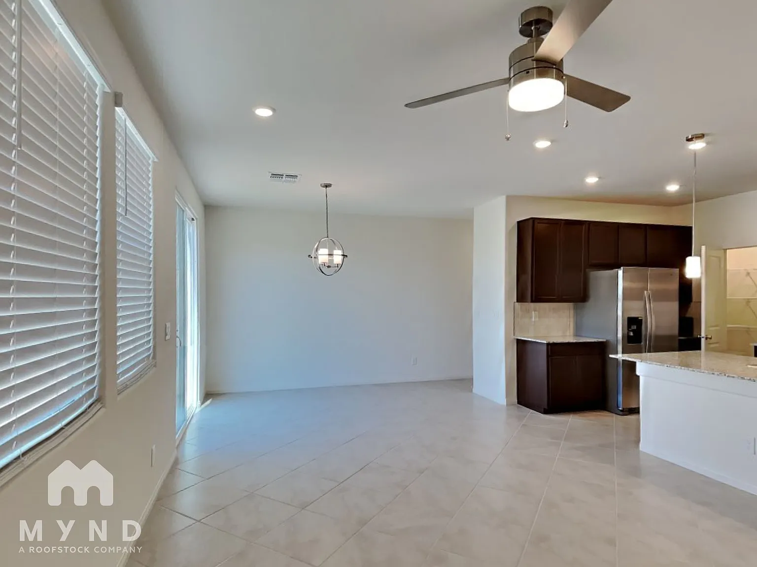 3 bed, 2.5 bath, 1864 sqft, $2,399 — Photo 4