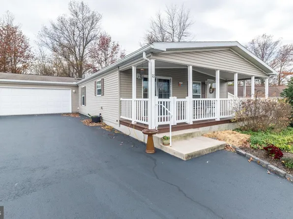 76 Waterford Ln #T, Sellersville, PA 18960