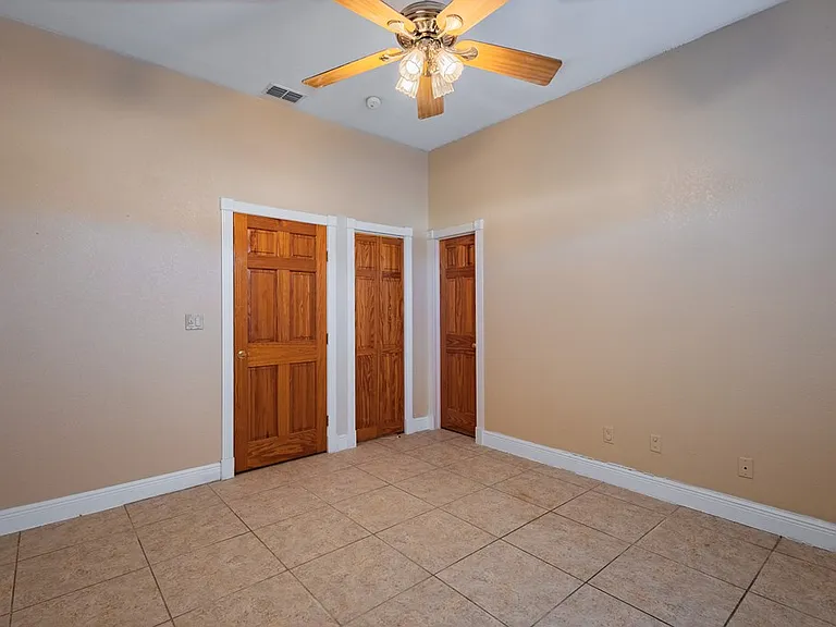 2201 Zacatecas Dr — Photo 36