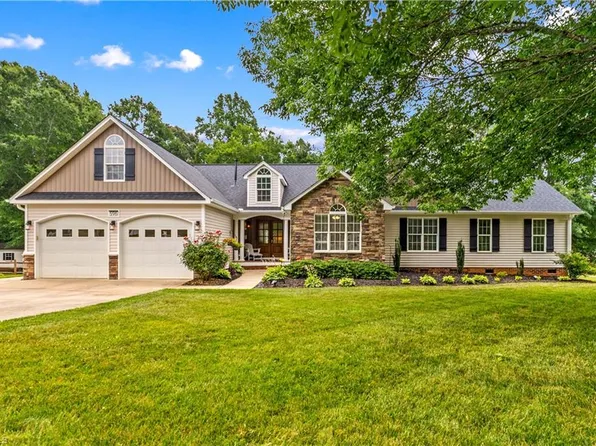 596 Maple Ridge Cir, Salisbury, NC 28147