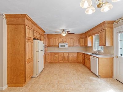 43 Warwick Rd, Gardner, MA, 01440