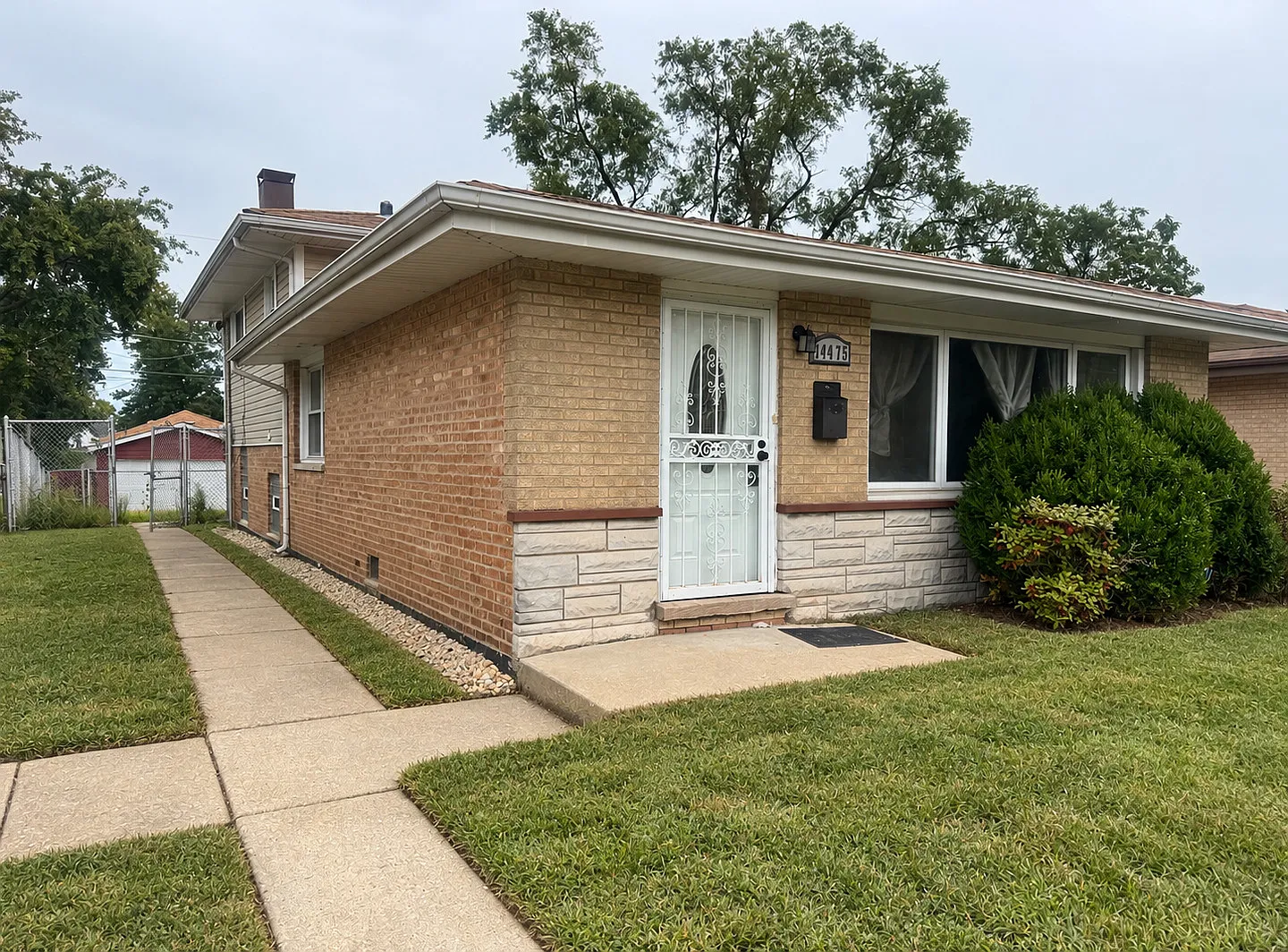 5 bed, 1141 sqft, $3,000 — Photo 1