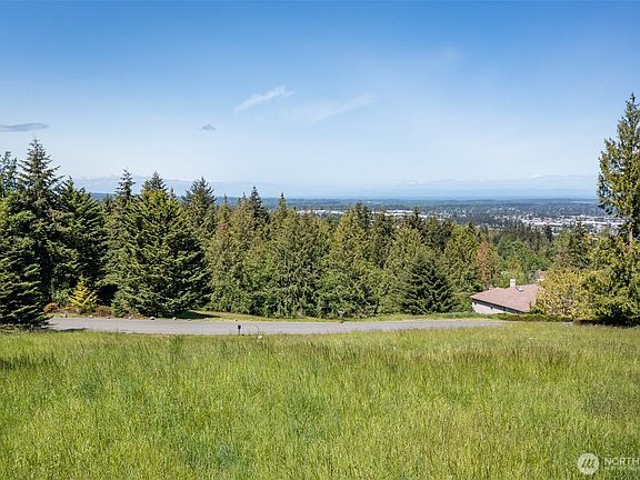 4th image of 973 Fox Hollow Road