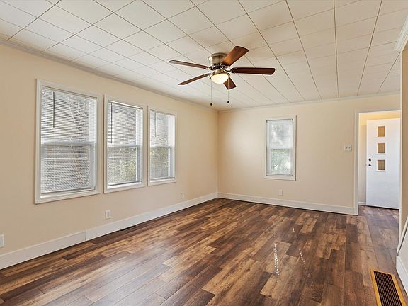 5th image of 320 Gage Ave