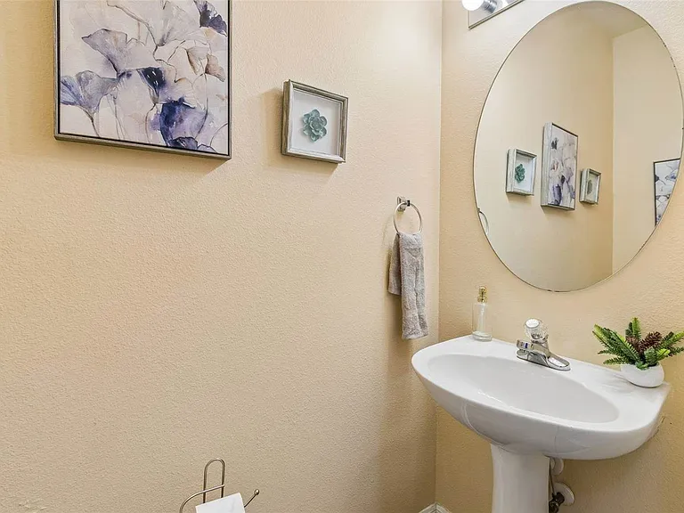 2401 Silvermoss Dr — Photo 21