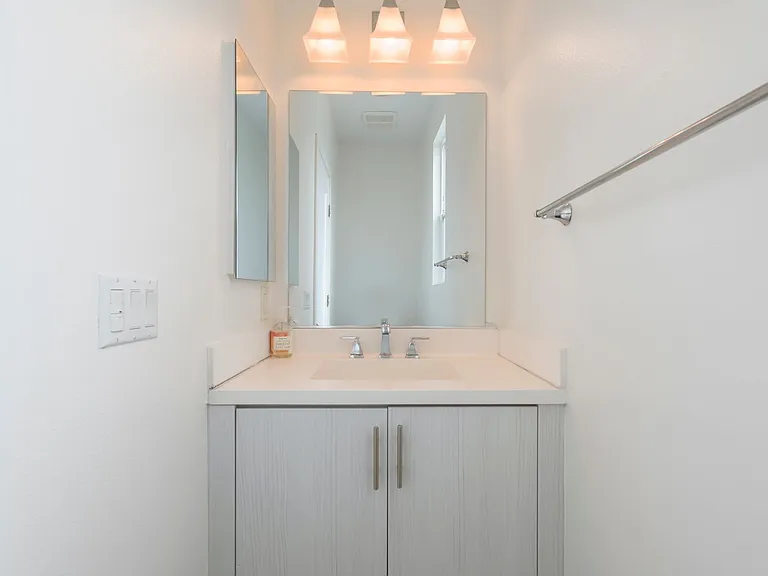 809 Brickyard Ln — Photo 20