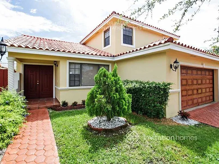 15155 NW 88th Ct — Photo 2