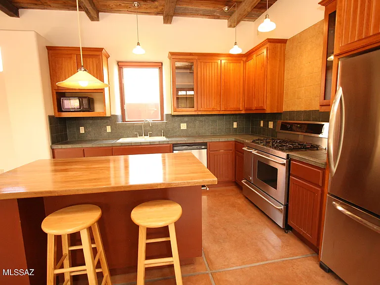 841 S Meyer Ave — Photo 8