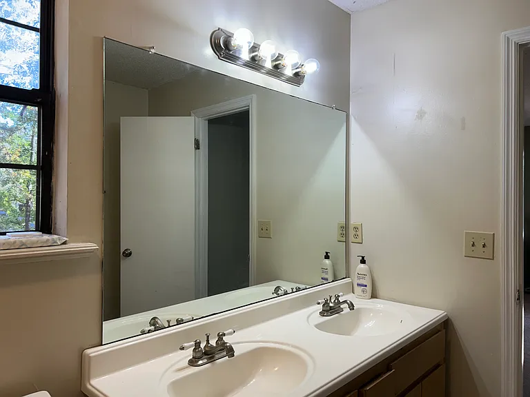 954 Unadilla Trl — Photo 9
