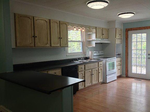4th image of 211 Edgewood Dr