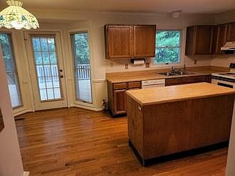 Kitchen & informal dining area