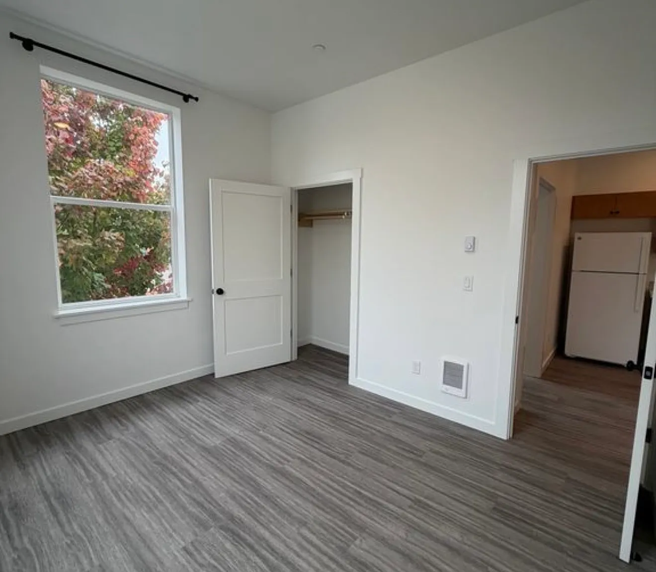1 bed, 700 sqft, $1,300 — Photo 3