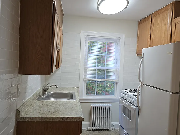 8305 Garland Ave #6 — Photo 2