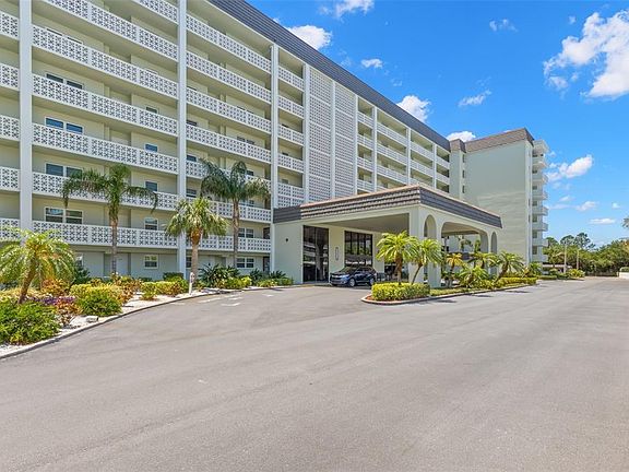 4th image of 9 Forbes Pl APT 707