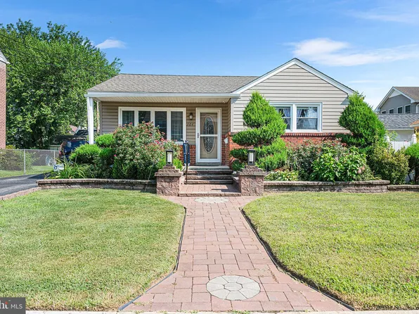 304 Russell St, Ridley Park, PA 19078