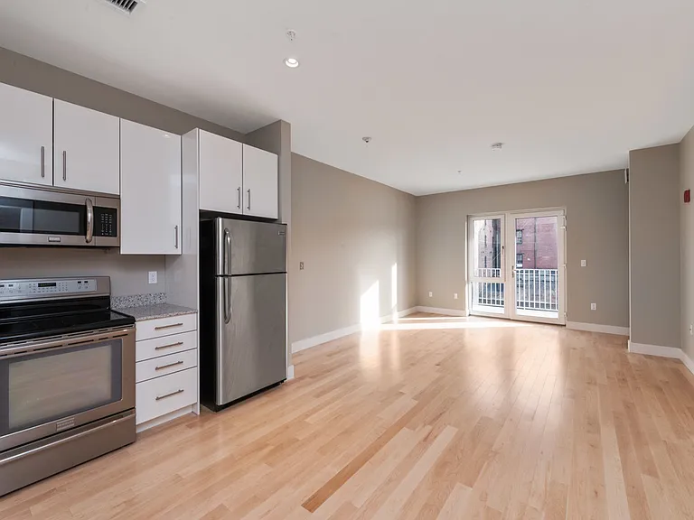 455 E 1st St — Photo 12