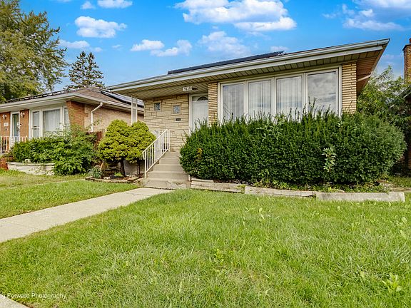 3rd image of 3628 W 82nd Pl