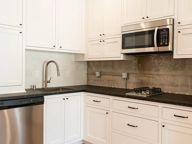 87 S Oak St #201-220 — Photo 5