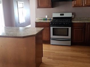 63 Benefit Street #FL 3RD, Pawtucket, RI 02861