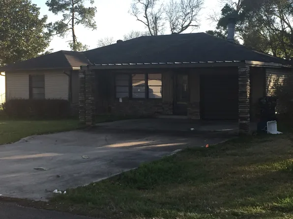 4739 Lawndale Ave, Groves, TX 77619