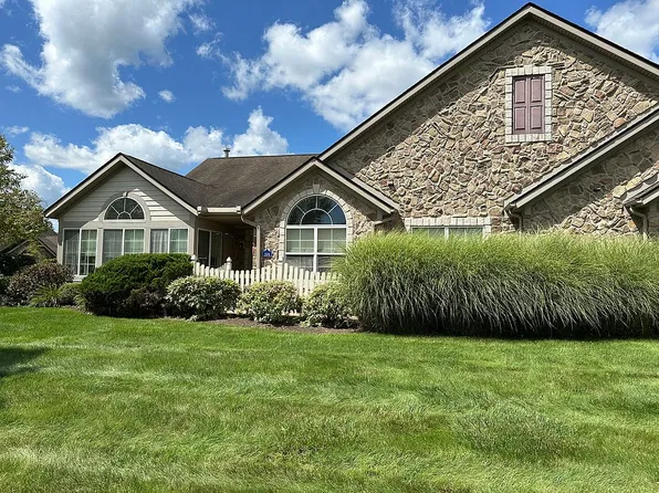 201 Sandover Dr, Aurora, OH 44202