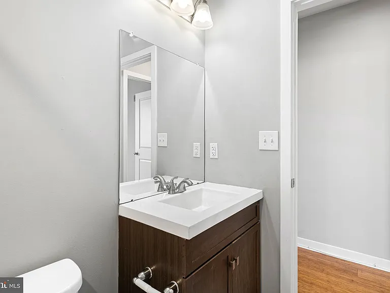 616 S 4th St #2R — Photo 9