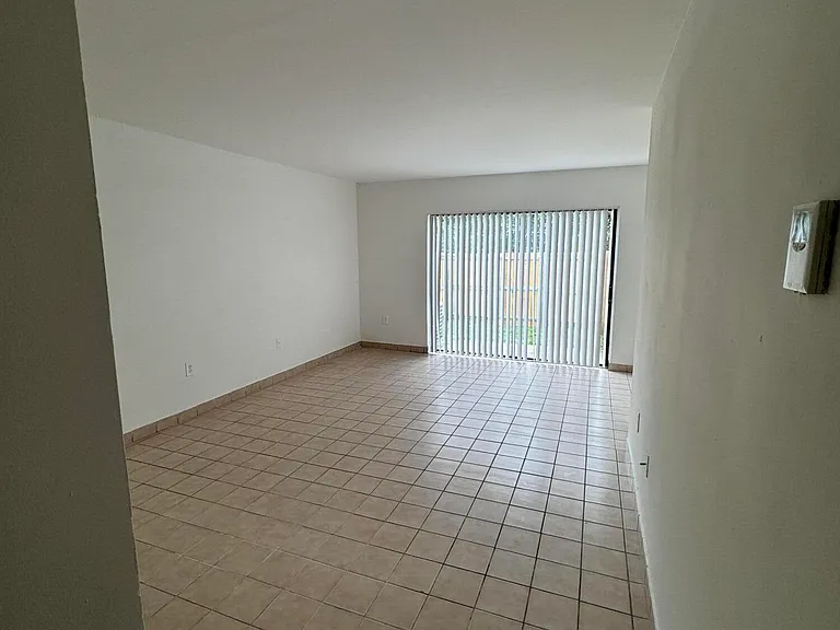 417 Palm Cir E #417 — Photo 15