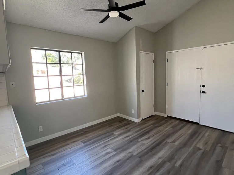 9208 Langdon Ave — Photo 6