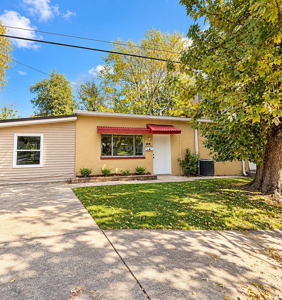 3 bed, $1,295 — Photo 1