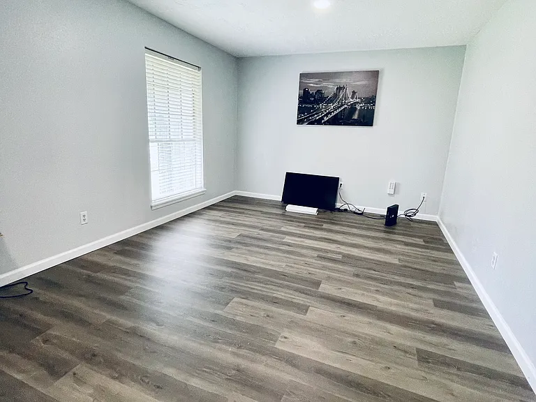 7506 Riptide Dr — Photo 2
