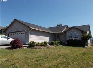 359 Rolling Hills Rd, Roseburg, OR 97471