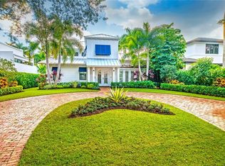 354 1st Ave N, Naples, FL 34102