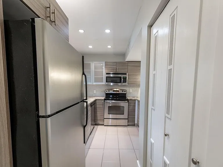 64 Isle Of Venice Dr #22 — Photo 8