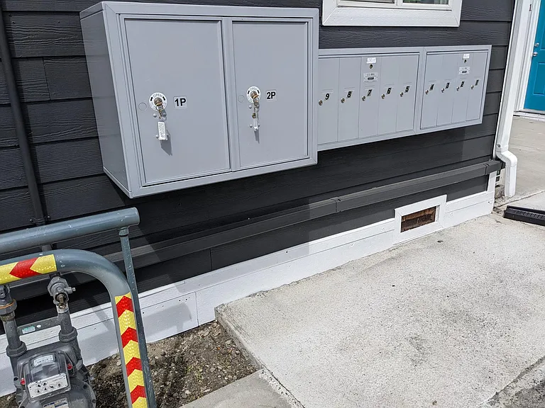 Mailbox center
