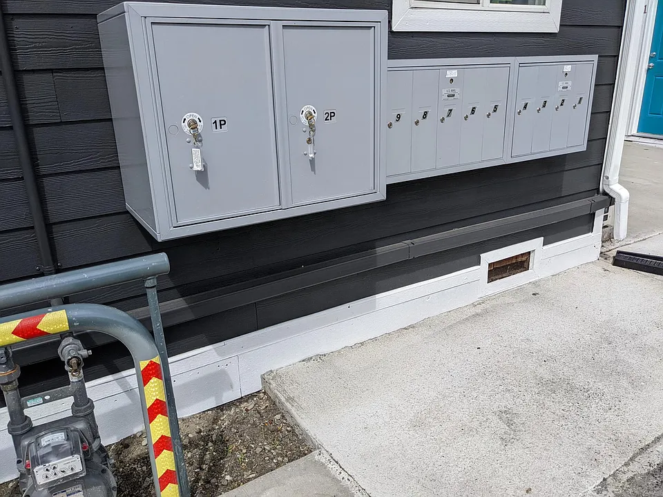 Mailbox center