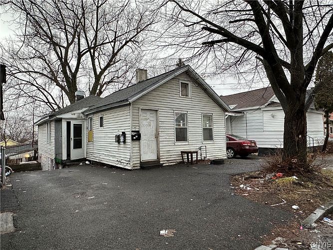 1st image of 139 Steuben St